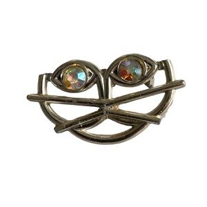 LVintage Silver Metal Cat Face with Rhinestone Eyes Brooch Pin